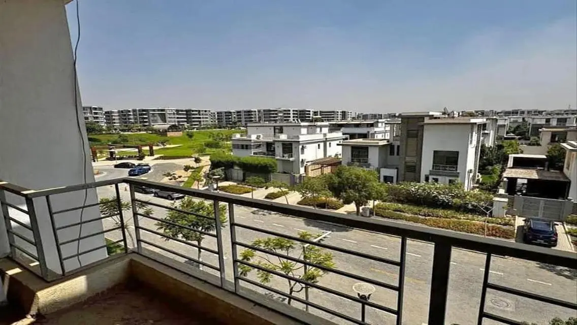 Luxury Apartment for Sale Overlooking a Landmark