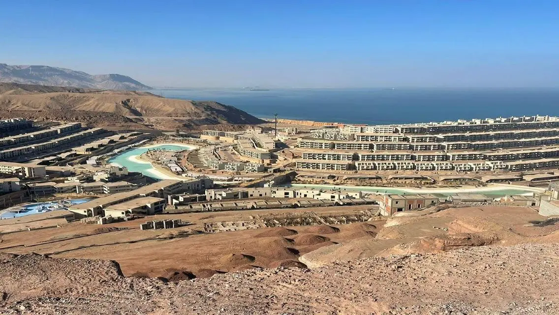 Luxury Apartment with Stunning Lake View - For Sale