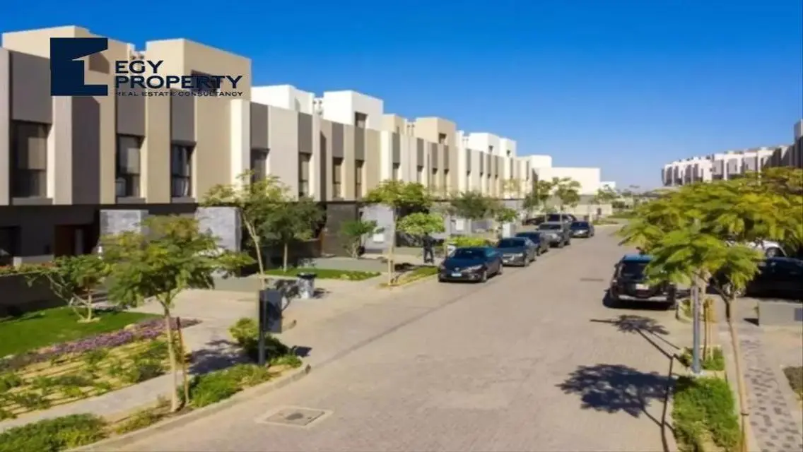 فيلا فاخرة للبيع في الشروق بمساحة 1200 فدان