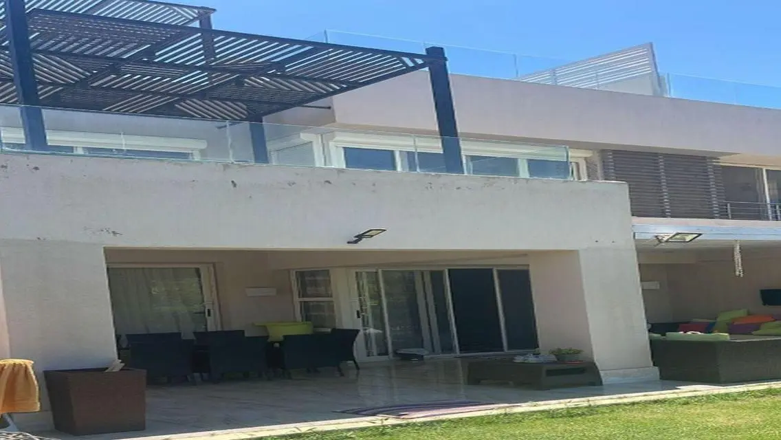 Luxury Apartment in Lake Yard