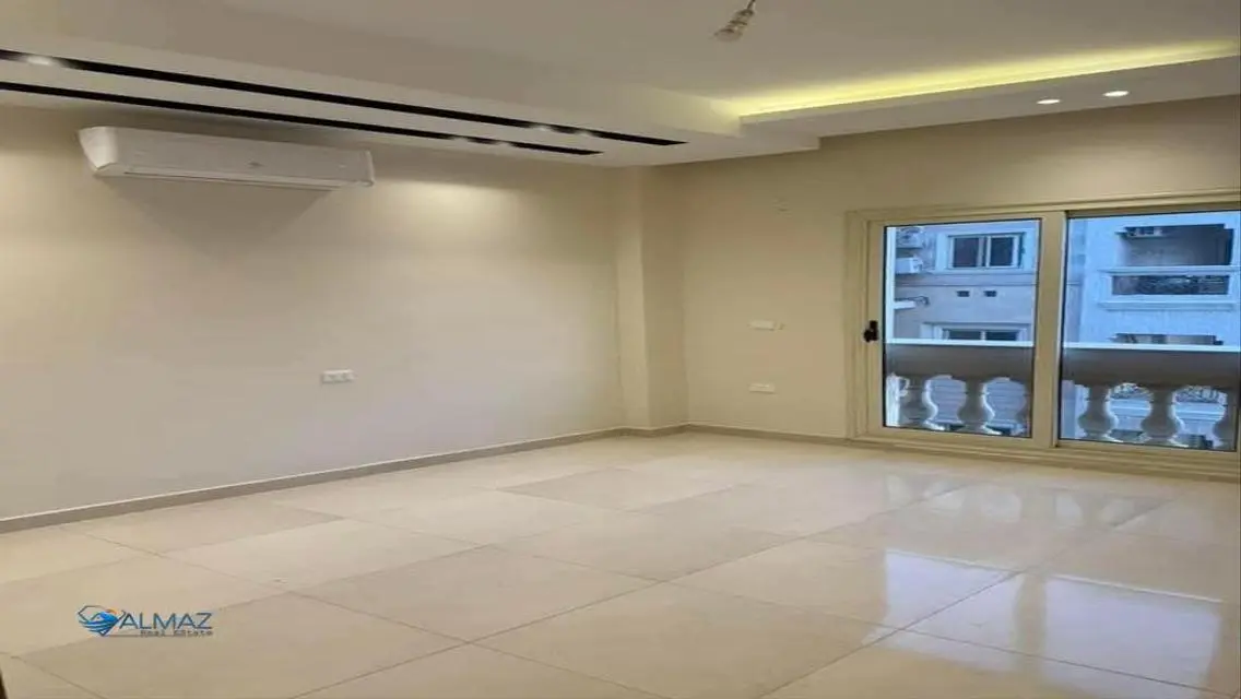 شقة رائعة للبيع في المنطقة E8508