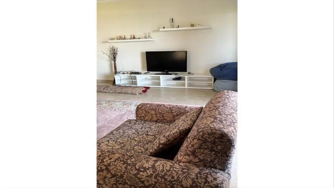بيت رائع بمساحة واسعة في تل العمار