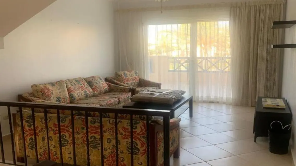 Luxury Apartment with Private Garden and Balcony