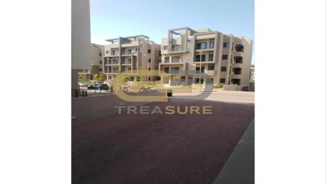 Treasure: Spacious 3-Room Apartment in the Heart of the City