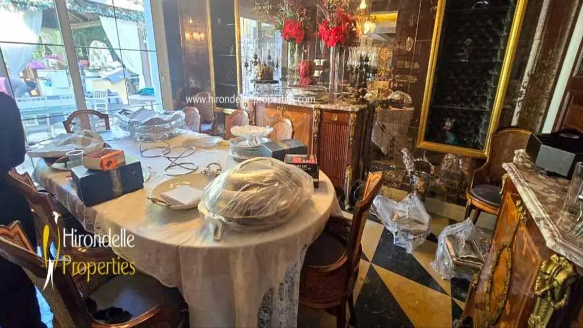 فيلا فاخرة بمساحة واسعة وإطلالة رائعة