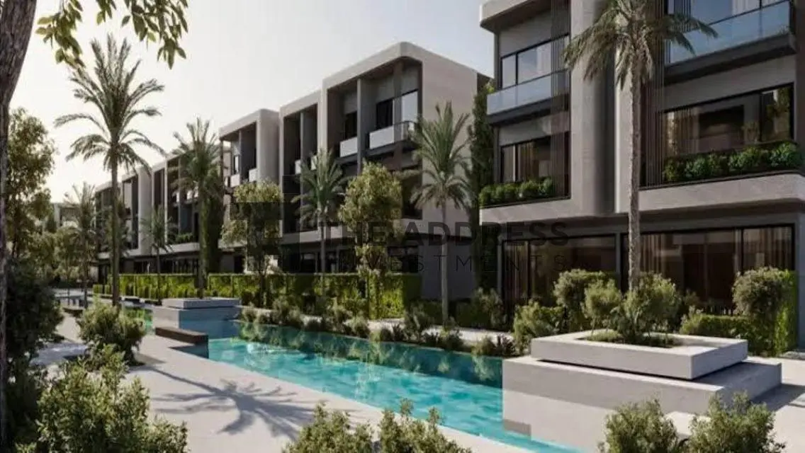 Luxury Villa in East Ville - 5-12