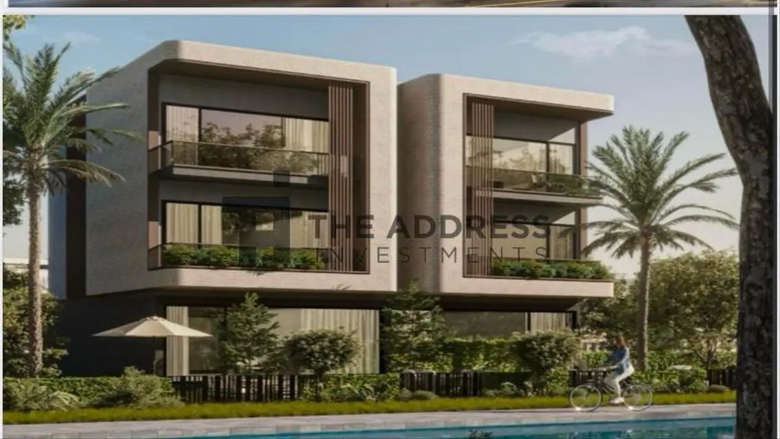 Luxury Villa in East Ville - 5-12