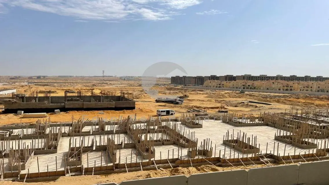 فرصة استثمارية في شقة فاخرة بإطلالة ساحرة
