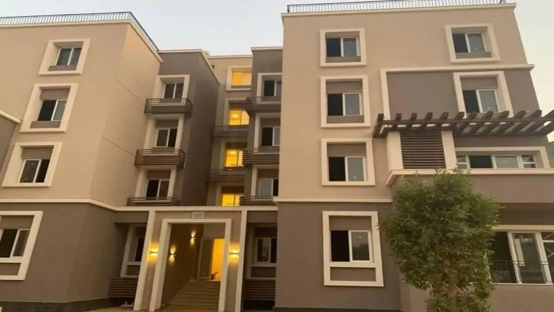 Luxury Villa for Sale with Extensive Lake Views