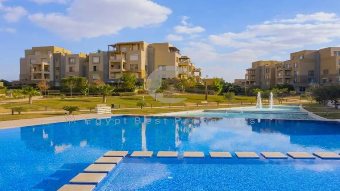 فيلا فاخرة للبيع مع إطلالة رائعة