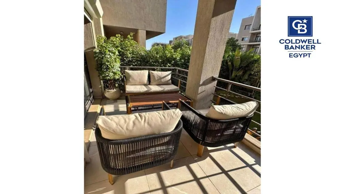Luxury Apartment with Main View and Private Garden