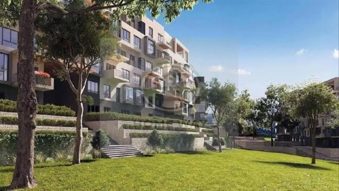 Luxurious Apartment with Private Garden in Prime Location