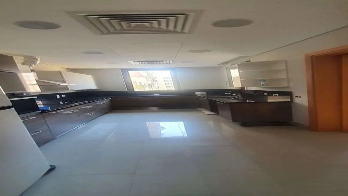 Luxury Apartment in Prime Location with Great Amenities