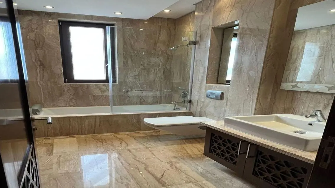Luxury Apartment in Prime Location with Great Amenities