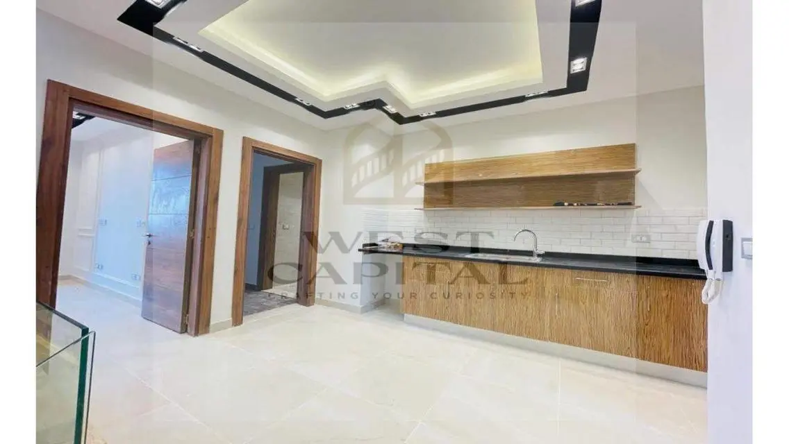 شقة فاخرة للبيع مع amenities متعددة
