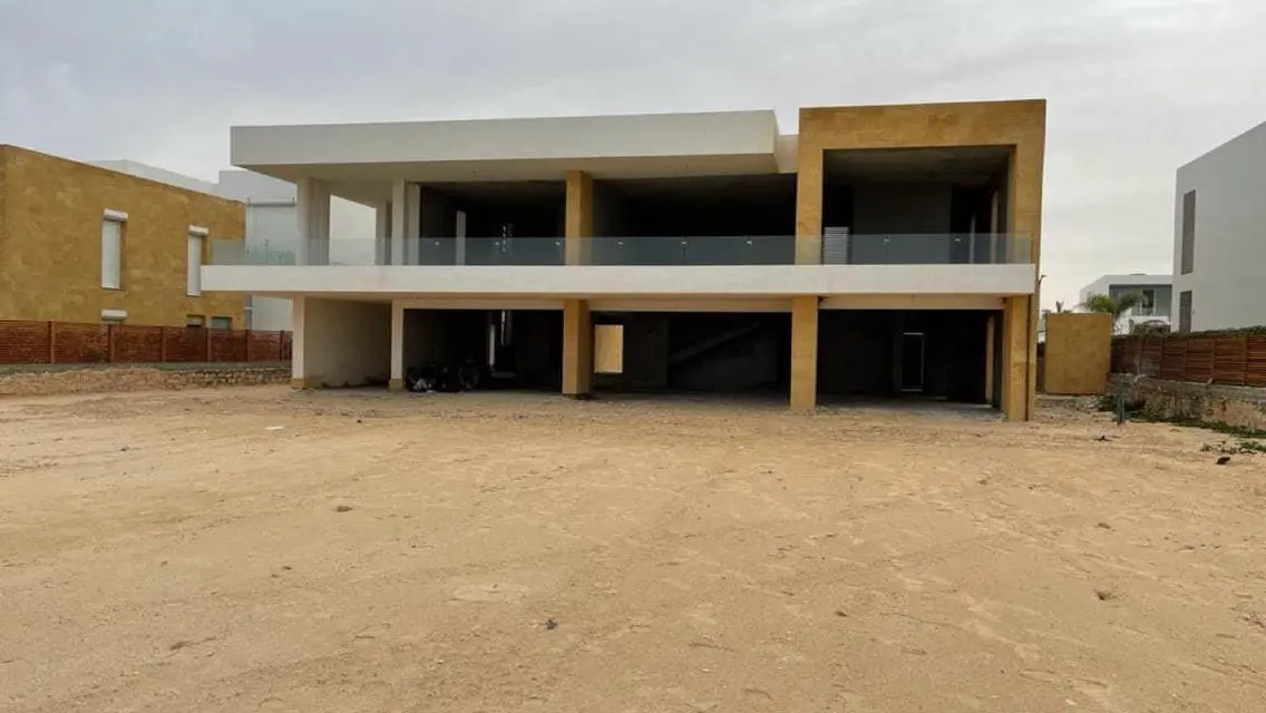 شقة فاخرة للبيع بجوار المدينة