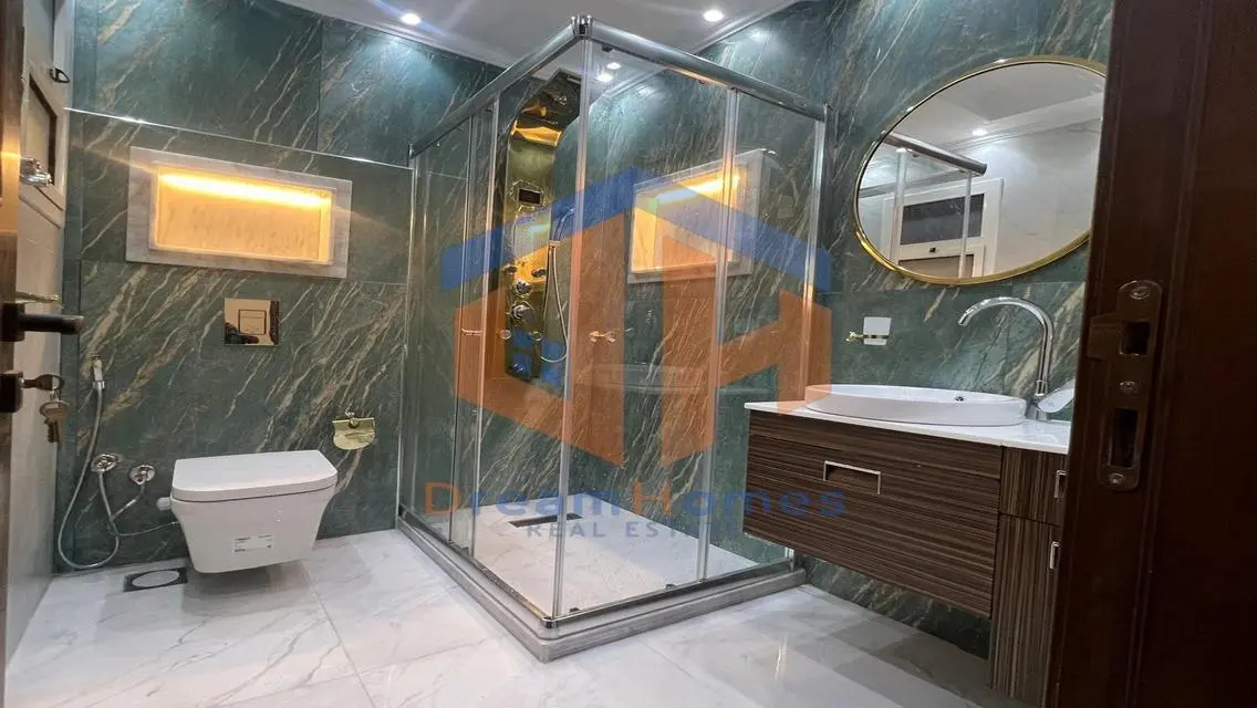 200 sqm Apartment with Balcony and Security Guard for Sale