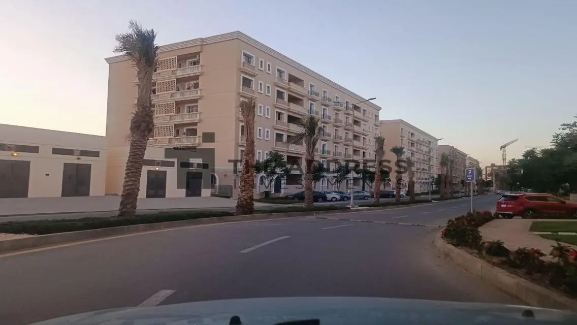 فيلا فاخرة للبيع بمساحة 192 متر في قلب المدينة
