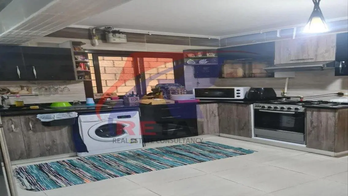 شقة فاخرة بـ 3 غرف نوم مع شرفة وحديقة خاصة