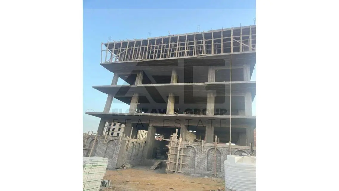 Luxury Apartment with Spacious Area in Quiet Neighborhood