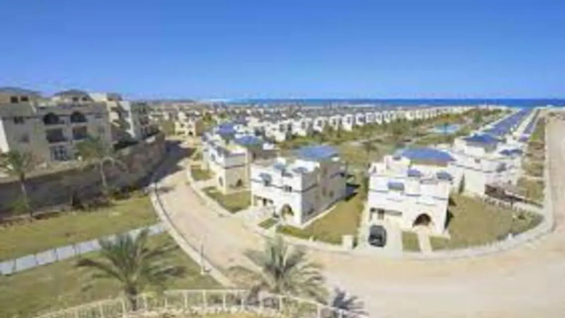 Luxury Apartment with Three Bedrooms and Private Garden