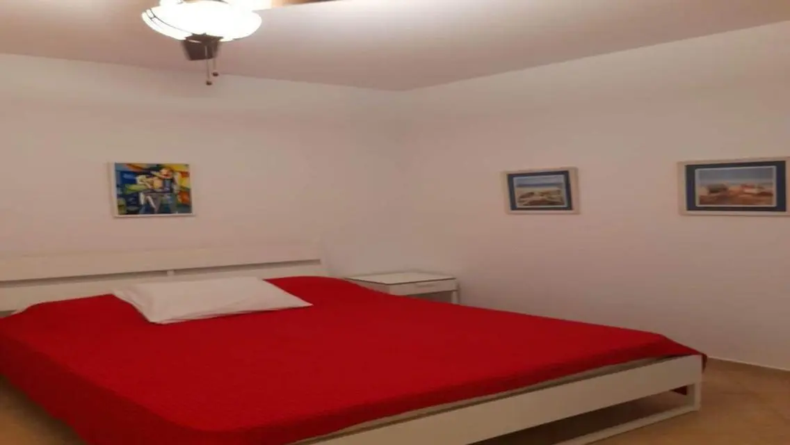 Luxury Apartment with Three Bedrooms and Private Garden