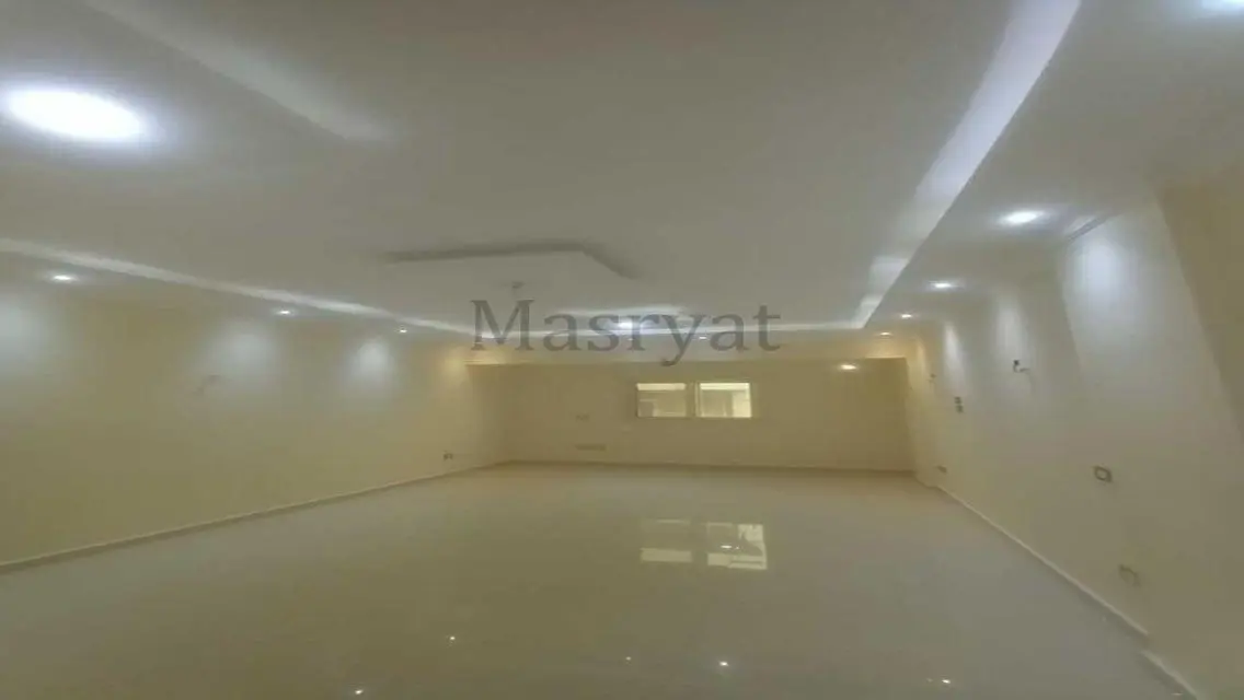 شقة رائعة للإيجار - 6 غرف ومرافق ممتازة