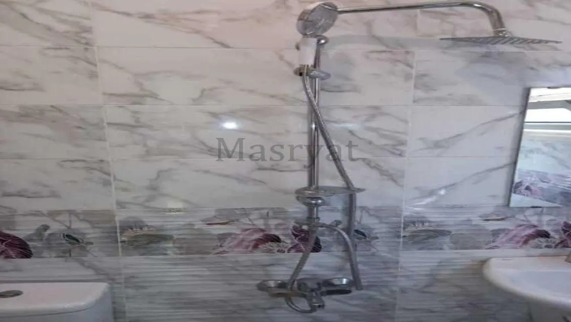 شقة رائعة للإيجار - 6 غرف ومرافق ممتازة