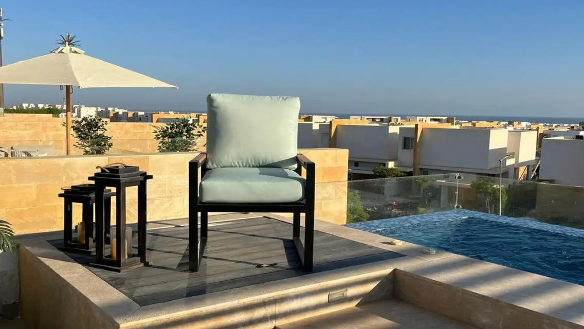 Luxury 4-Bedroom Apartment in the Heart of the City