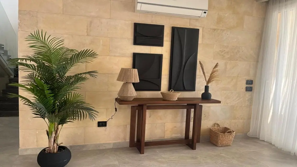 Luxury 4-Bedroom Apartment in the Heart of the City
