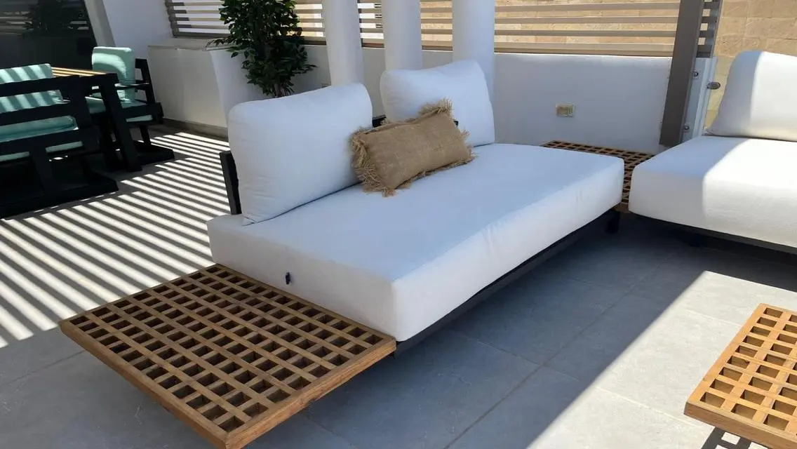 Luxury 4-Bedroom Apartment in the Heart of the City