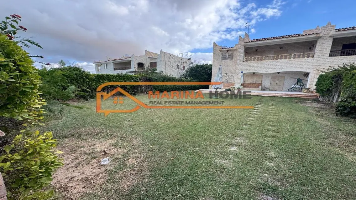 Luxury Villa with Lake View in Marina
