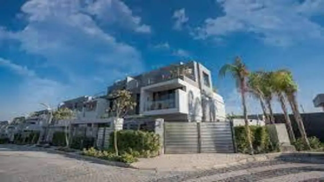 Luxury Apartment of 450 sqm with Private Pool and Stunning Views