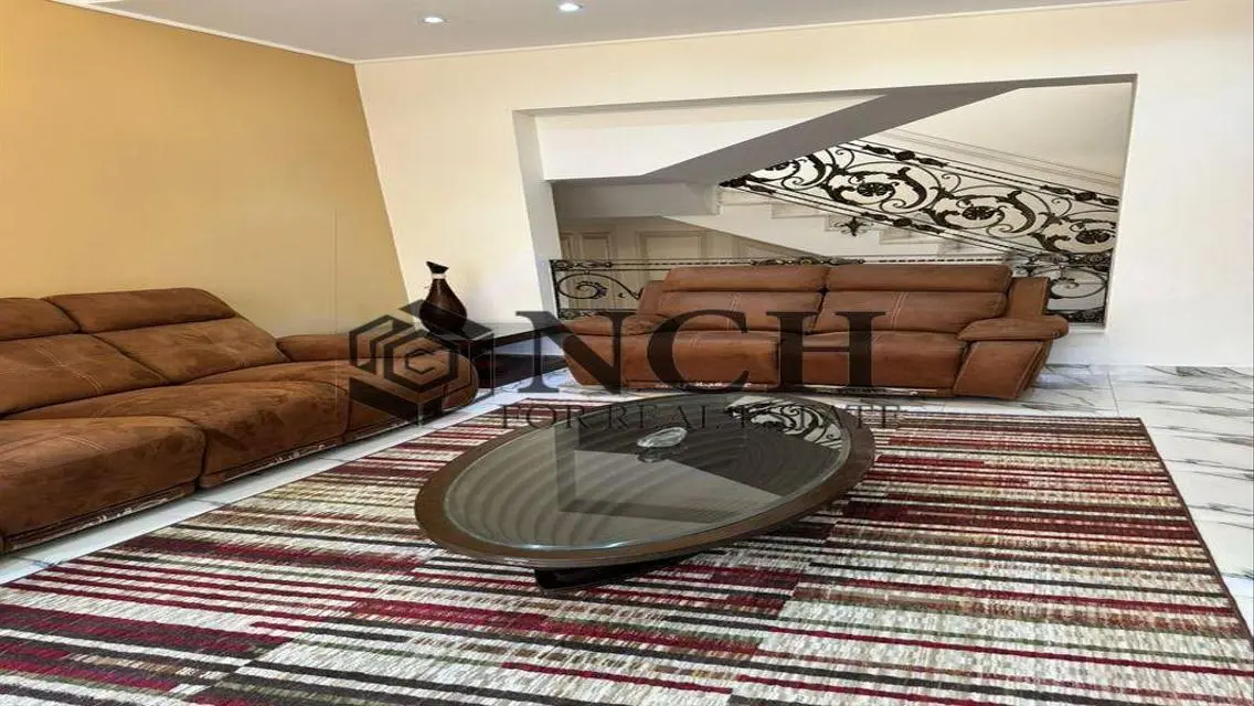 شقة فاخرة مع حديقة خاصة ومسبح | 350,000 جنيه