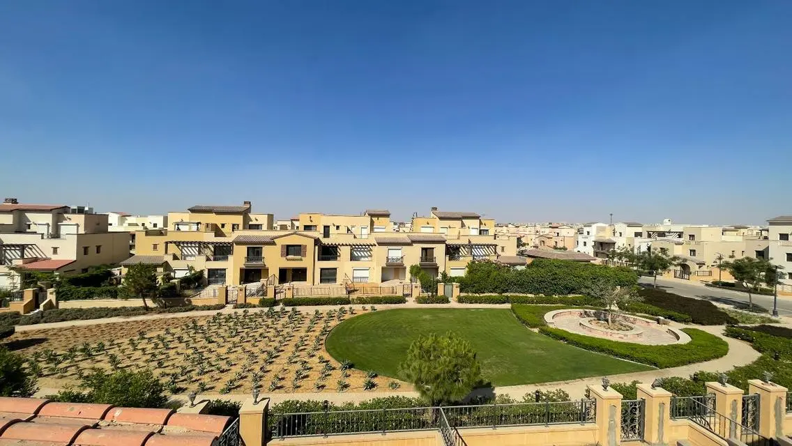 شقة فاخرة في ميفيدا مع حديقة خاصة
