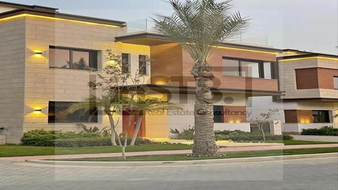 عقار فخم مع مسبح خاص وإطلالات رائعة