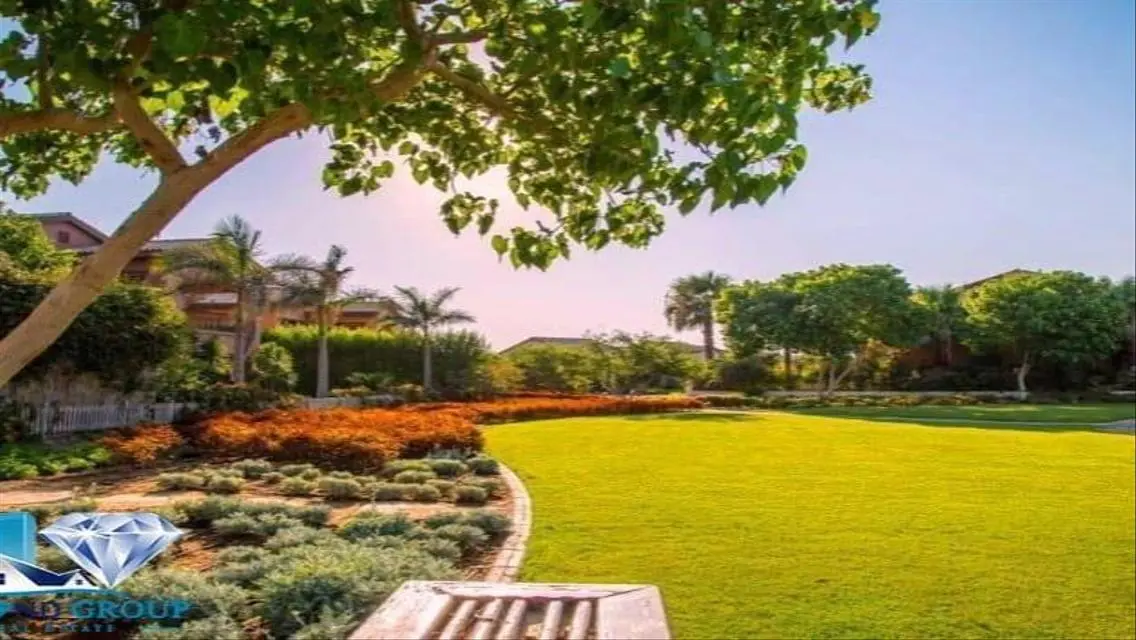 Luxury Apartment with Private Garden and Pool