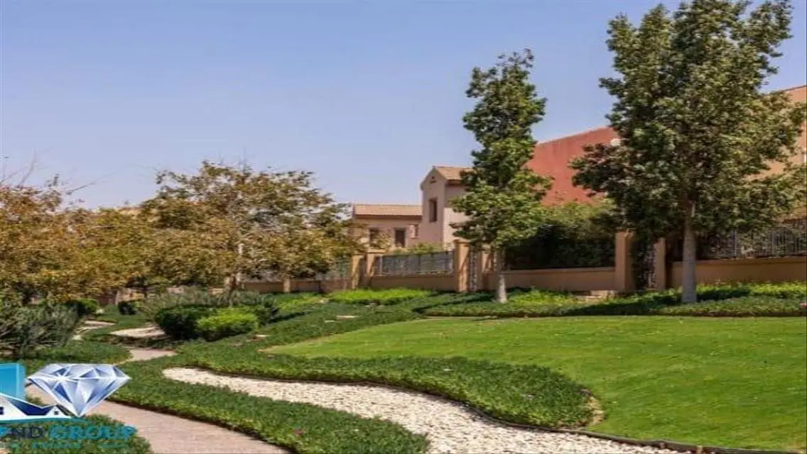 Luxury Apartment with Private Garden and Pool