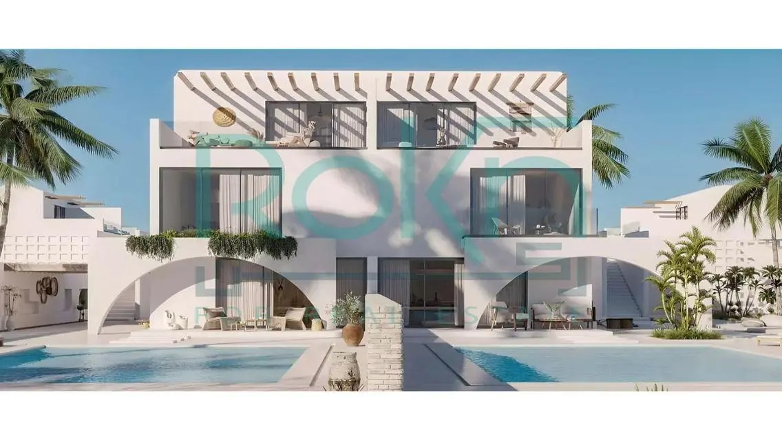 Luxurious Villa Living with Private Garden and Pool in a Prime Area