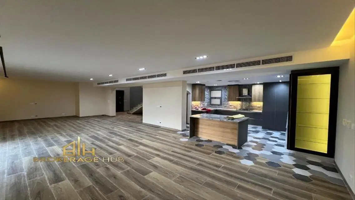 Luxury Apartment for Sale Overlooking Lakes