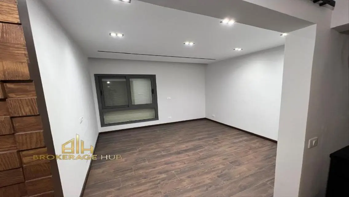 Luxury Apartment for Sale Overlooking Lakes