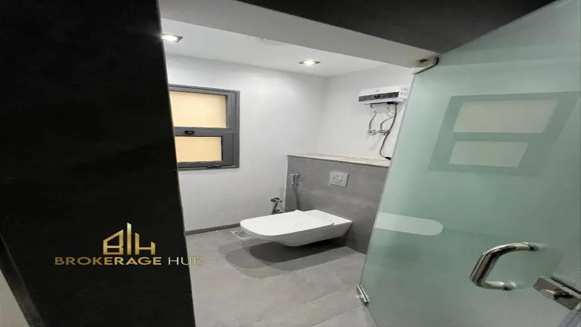 Luxury Apartment for Sale Overlooking Lakes
