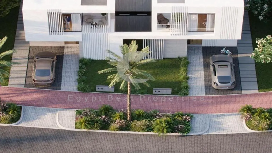 فيلات فاخرة للبيع مع حديقة خاصة ومسبح