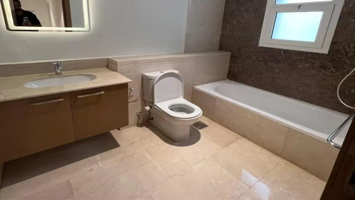 عقار مميز بحديقة ومسبح خاص
