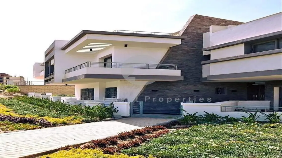 Stunning Villa with Spacious Area in Prime Location