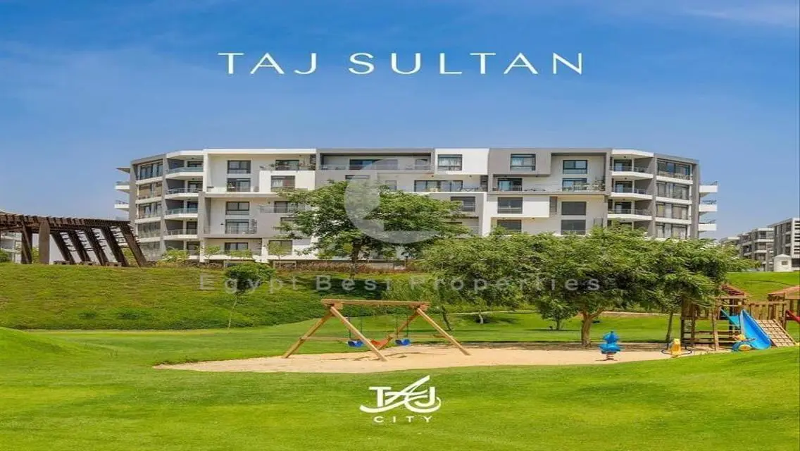 Luxury 5-Bedroom Villa Overlooking Lakes in the Heart of the City