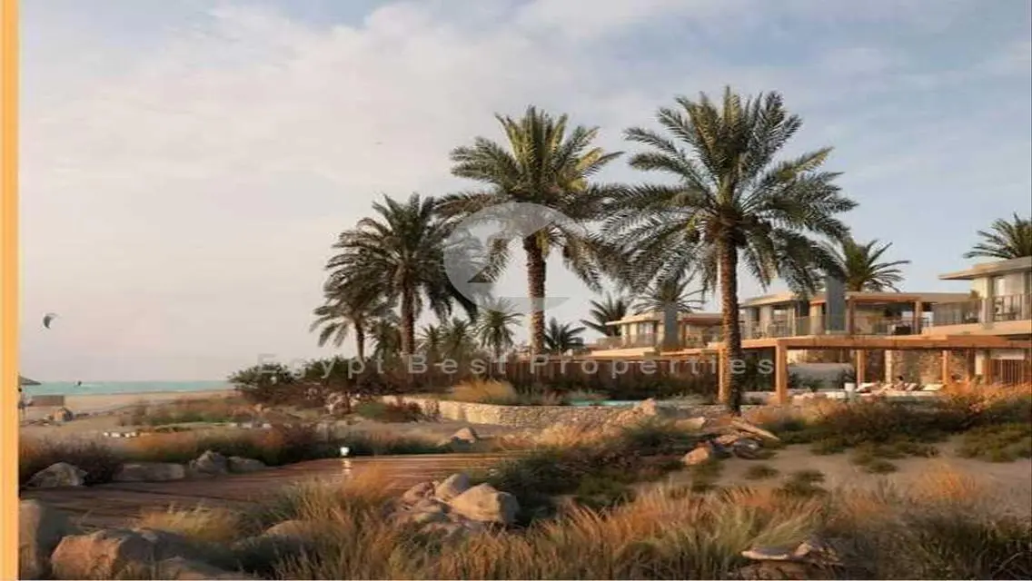 فيلا 10 غرف مطلة على بحيرات في موقع متميز
