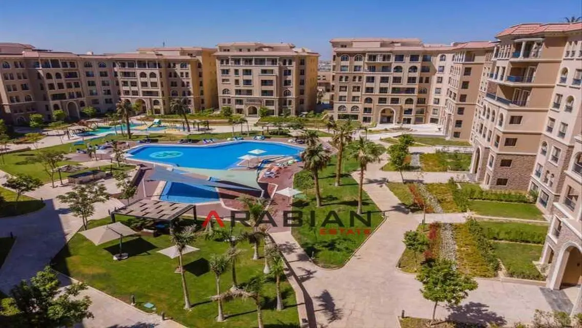شقة فاخرة بمساحة واسعة في موقع متميز