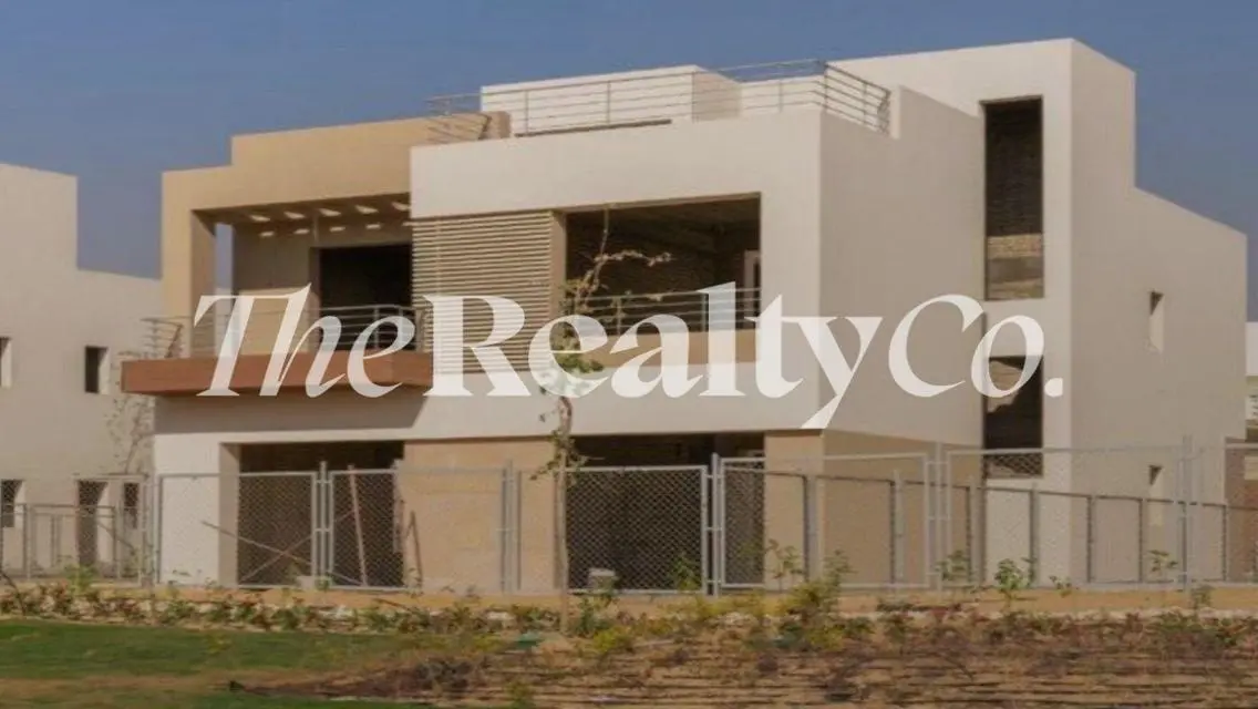 Luxury 3-Bedroom Apartment in Palm Hills