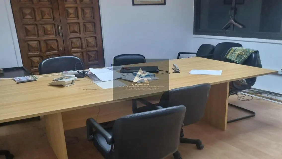 شقة فاخرة بمساحة شاسعة وبسعر رائع